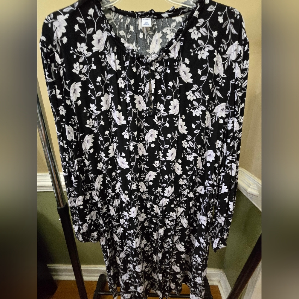 Old Navy Black & White Floral Dress